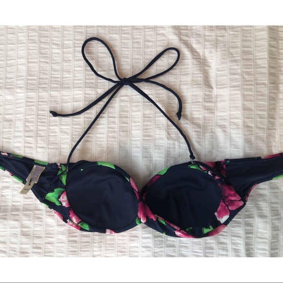 Ardene Twisted Bandeau Bikini Top - Picture 2 of 10